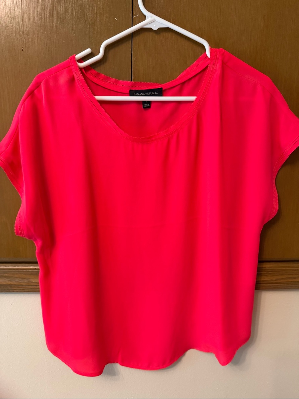 Banana Republic Short Sleeve Scoop Neck Top - Bright Pink/Coral, Small NWOT